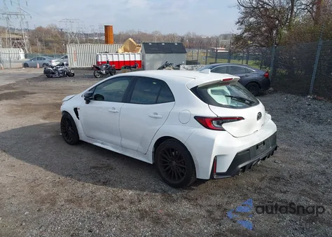 2024 Toyota Gr Corolla Core z USA, uszkodzony, nr VIN JTNABAAE4RA012332